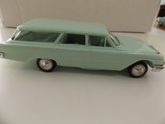 AMT 1961, FORD COUNTRY SQUIRE WAGON, MINT GREEN, Promo Model Car