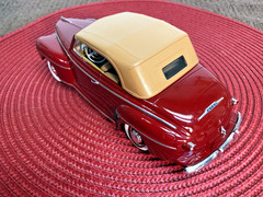 REVELL 1/25 1948 FORD CONVERTIBLE FACTORY BUILT UP BOX ART STUDIO DISPLAY MODEL