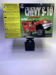 🔥1999 Sealed Lindberg Chevy S-10 Build N’ Play 1/22 Scale Model Kit No. 73031