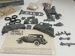 Hubley Model A Victoria Metal Model Kit 1/20 Scale No. 4866-300 Vintage Complete