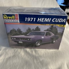 Revell Monogram 1971 Hemi Cuda Plymouth 1:24 Unassembled Factory Sealed