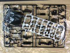 Aoshima 1:32 Scale Model Kit ISUZU FORWARD FLATBODY 320 Early Model PARTS ONLY