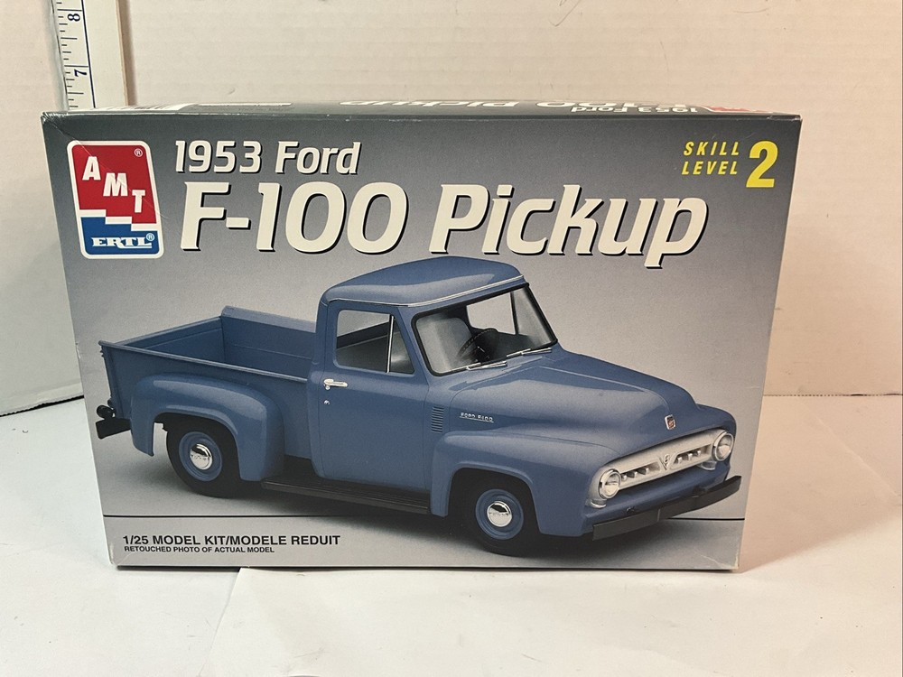AMT ERTL 1953 Ford F-100 Pickup 1/25 Model Kit #6487 1994 Open Box Unassembled.