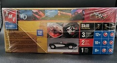 AMT ERTL 1957 Corvette Convertible 1/25 Model Kit New In Box Sealed