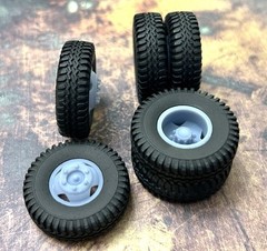 Resin 1/24 Scale: 15-inch “4-hole Tow Truck” Dually Wheels W/ Commercial Tires