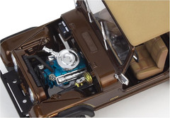 14547 ’77 Jeep CJ-7 2’N1 1:24 Scale 136-Piece Skill Level 5 Model Building Kit