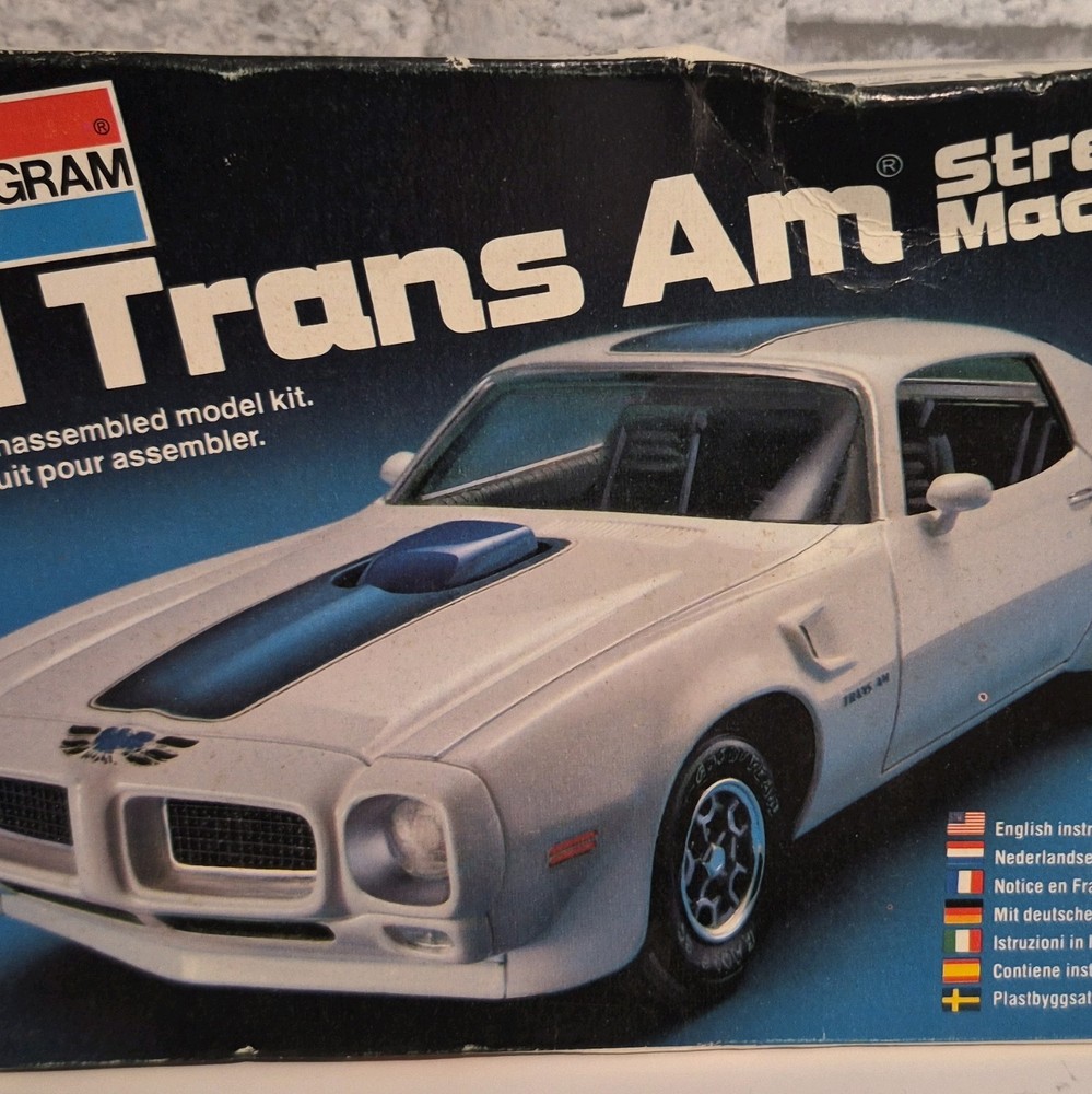 Monogram 1971 Trans Am Pontiac 1:32 Plastic Unassembled Model Kit Car White 2000