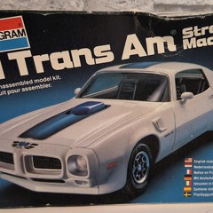 Monogram 1971 Trans Am Pontiac 1:32 Plastic Unassembled Model Kit Car White 2000