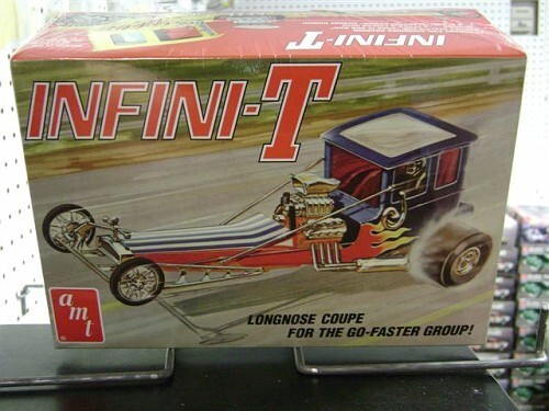 AMT 38631 Infini-T model kit