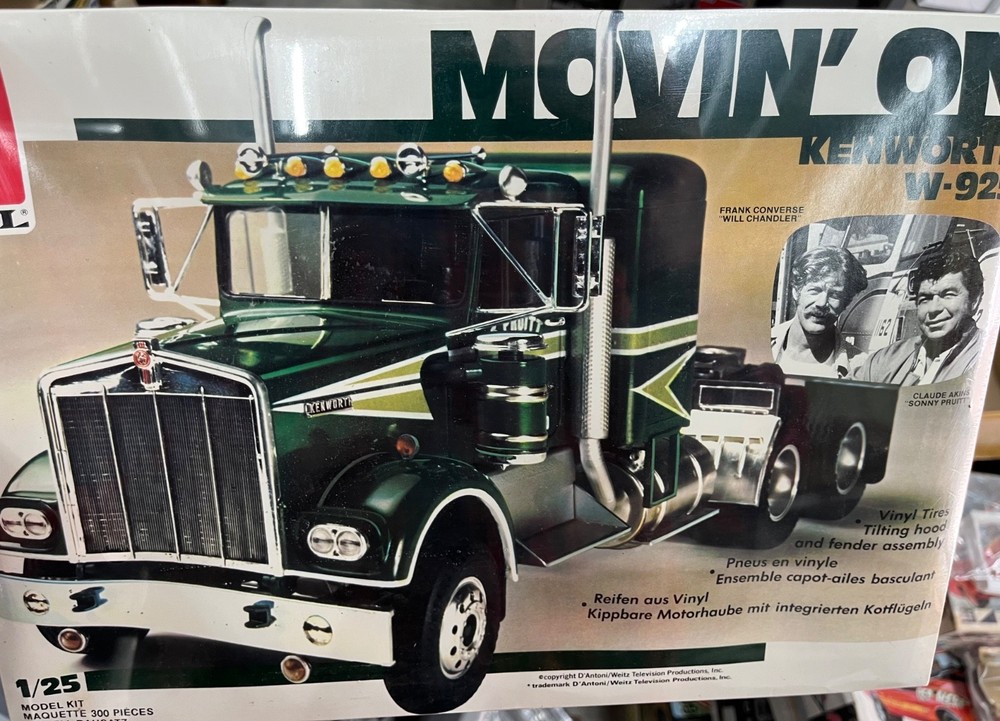 AMT 6643 Kenworth W-925 Movin’ On TV Show Semi TRUCK 1/25 Model KIT McM Fs