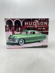 M21B sealed Moebius 1954 Hudson Hornet Special 1:25 Plastic Model Kit 1214