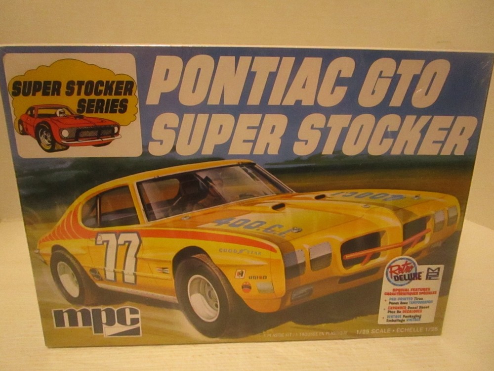 1970 Pontiac GTO Super Stocker Race Car 1/25 Scale Model Kit w/ Roll Cage NEW