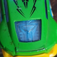 GREENBRIER SUNTOYS 9891 GREEN BLUE & YELLOW DIECAST 2 3/4″ CAR W/ COBRA SNAKE