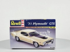 2003 SEALED Revell Kit: ’71 Plymouth GTX 1/24 #85-2166