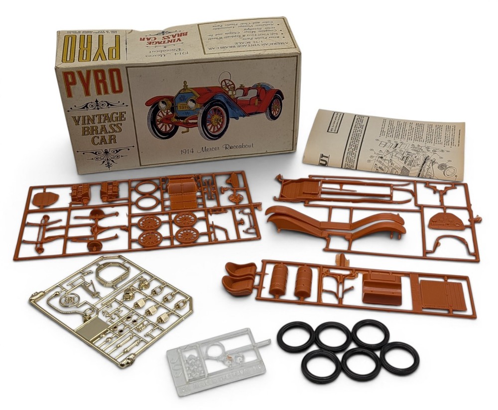 Pyro 1914 Mercer Raceabout Vintage Brass Car Plastic Model Kit 1:32