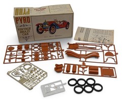 Pyro 1914 Mercer Raceabout Vintage Brass Car Plastic Model Kit 1:32