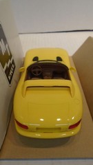 AMT ERTL 1994 Dodge Viper RT/10 Dandelion Yellow Pearlcoat Toy Car Model 7155