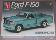 1992 Ford F-150 Shortbox Pickup Vintage AMT Model Truck Kit 1:25 Sealed Perfect!