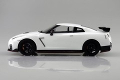 AOSHIMA Nissan GT R NISMO White Model
