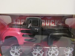 M2 Machines Model Kit 1956 Ford F-100 Custom Pickup Truck 1:24 Scale NEW 47000