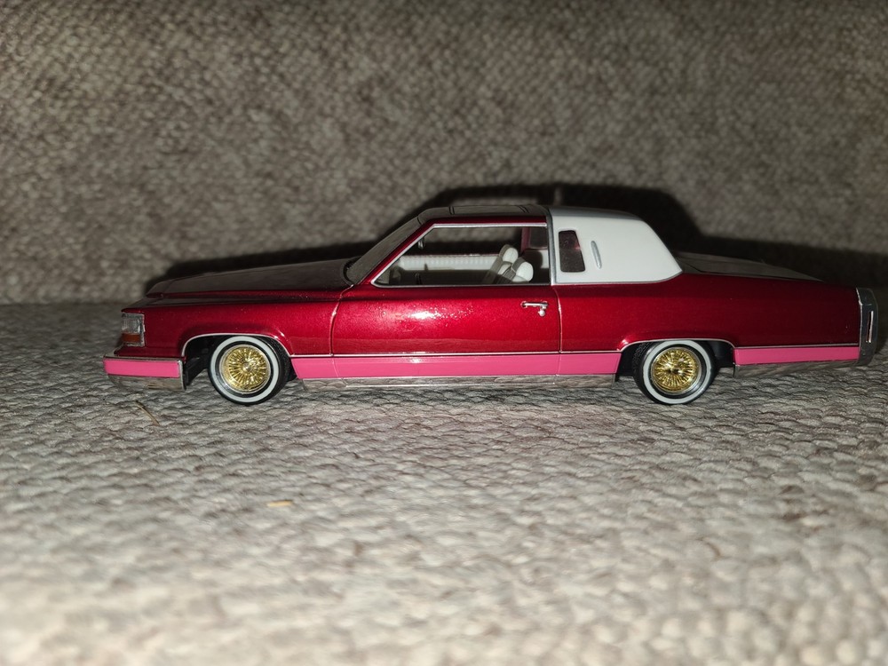 Revell cadillac lowrider 1/25 Metal SUPER RARE
