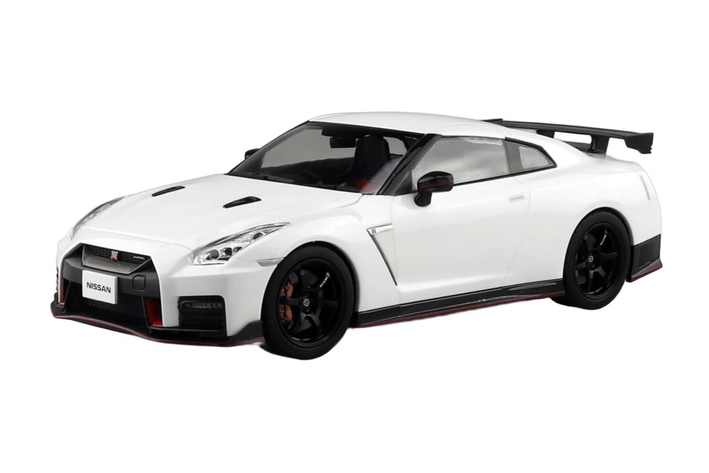 AOSHIMA Nissan GT R NISMO White Model