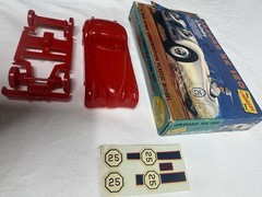 VTG Lindbergh Jaguar XK 120 Plastic Model Construction Kit