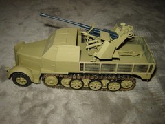 Armoured Vehicle w/Gun Well Built & Painted Excellent Condition 1/35 Built