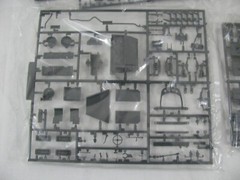 Tamiya 1/35 German 8 Ton Semi Track 20mm Flakvierling Sd.kfz7/1 w/ Figures NIB