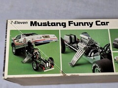 Vintage 1/24 MONOGRAM 7-ELEVEN MUSTANG FUNNY CAR #2710 FACTORY SEALED INSIDE ’85