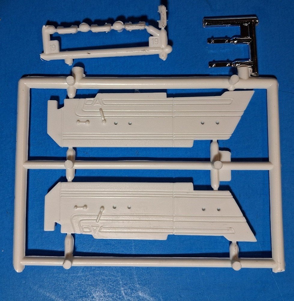 64 DODGE 330 COLOR ME GONE – INTERIOR TUB, DOOR PANELS – MODEL CAR KIT PARTS LOT