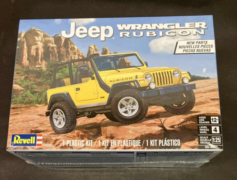 Revell Jeep Wrangler Rubicon Kit 85-4501 Factory Sealed 1:25 New