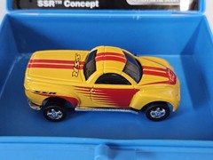 Pockits 2000 Chevrolet SSR Concept Maisto Motorized Assembly Line Model Kit