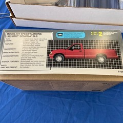 SONOMA SLS 1995 GMC RED 1/25 KIT MODEL