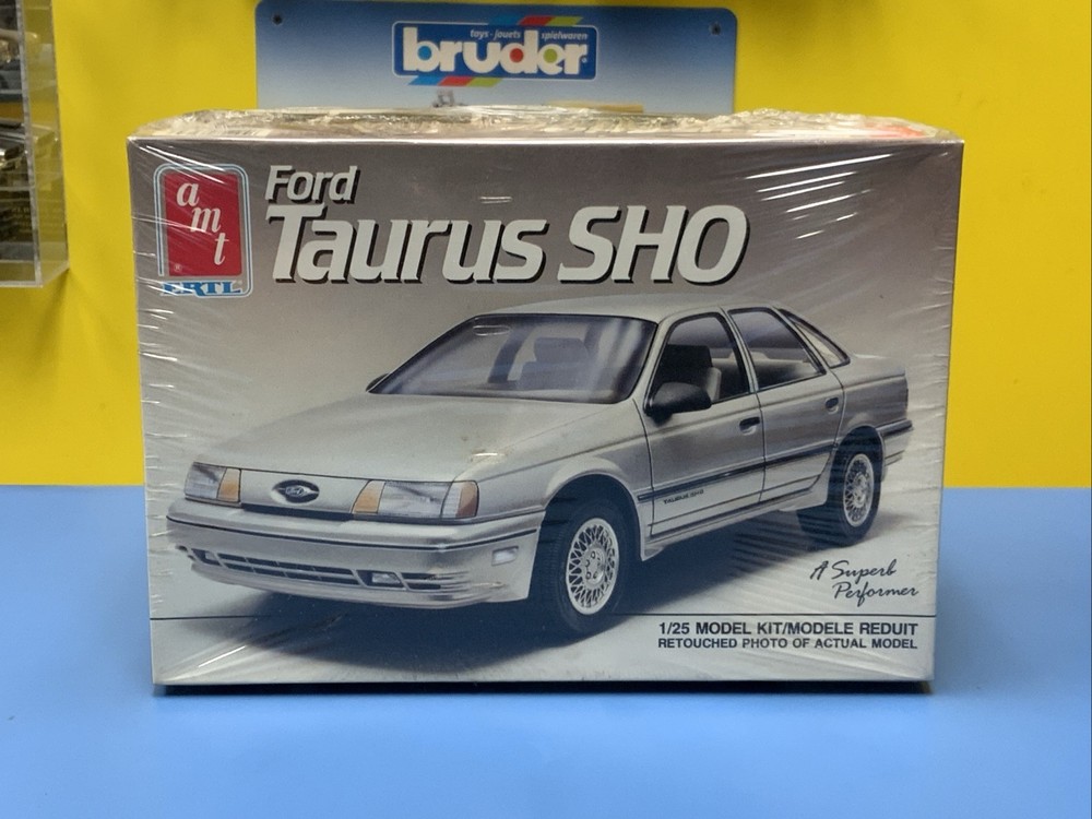 AMT ERTL FORD TAURUS SHO #6145 HTF RELEASED IN 1990 NEW