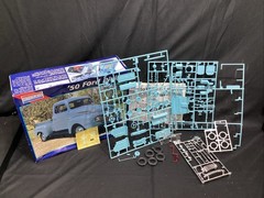 Monogram 2457 1/25 1950 FORD PICKUP Junkyard Model Kit!
