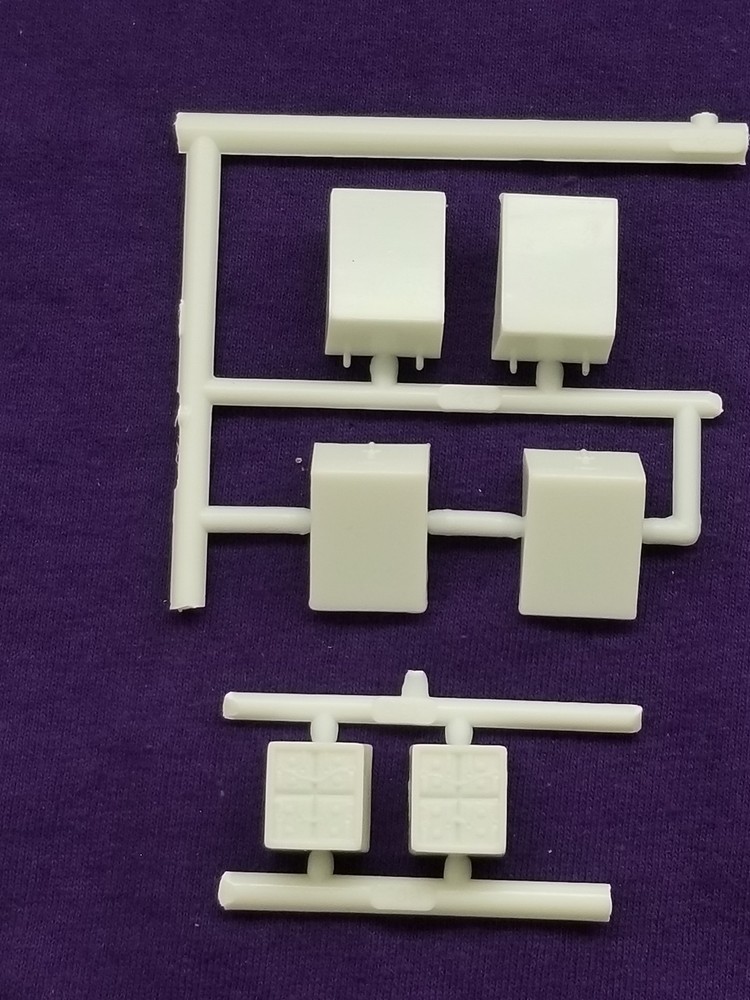 Diamond REO Truck Tractor BATTERY BOXES & BATTERIES for 1:25 AMT Model Kit COVER