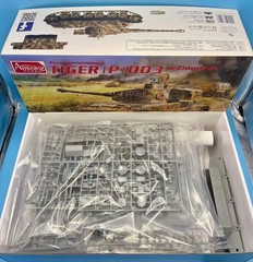 Amusing Hobby 35A051 1/35 Sd.kfz.181 Panzerkampfwagen VI(P) Tiger P (003) New