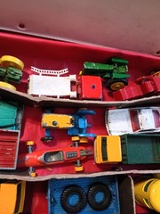 Vintage 1966 Mattel Miniature cars Carrying Case With Cars Lot One Redline Read