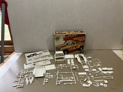 LOT OF 3 ORIGINAL MPC 1/25 SCALE 1980’S CHEVY 4 X 4 PICKUP MODEL KITS 3 TRUCKS