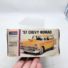 UH Monogram Yellow 1957 Chevy Nomad 1/25 Scale Model Kit #2235 READ DESCRIPTION