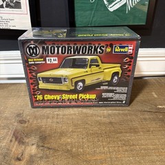 Revell ’76 Chevy Street Pickup 1:25 Model Kit 85-0806 Motorworks Factory Sealed
