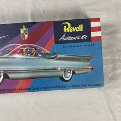 Revell Model Kit Lincoln Futura # 1270 • 1:25 Scale 1995 NEW SEALED NOS