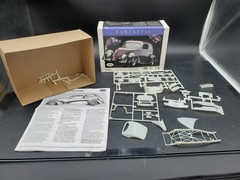 1998 Testors Vantastic 1:24 Model Kit #5309 Interior – Instructions suspension