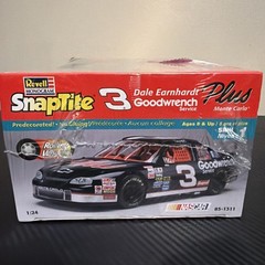 Revell Monogram SnapTite Dale Earnhardt #3 Goodwrench Monte Carlo