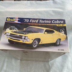 Revell 1970 Ford Torino Cobra 1:25 Model Kit 85-2353 NEW Sealed American Flag