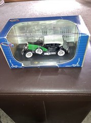 Signature Models 1934 Duesenberg 1/32 Diecast In display case