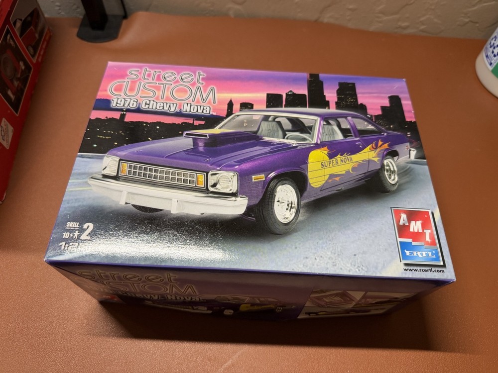M13a/b pop1 super nova AMT ERTL Street Custom 1976 Chevy 1:25 Model Kit 7075