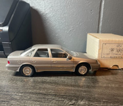 1989 Ford Taurus SHO Silver Promo Model 6054 ERTL Light Metallic Titanium