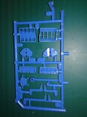 ENGINE PARTS WITH DISPLAY STAND PERFECT FOR DIORAMA 1966 CHEVY NOVA